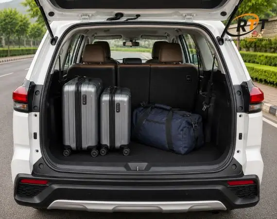 innova-hycross-cab-luggage-space